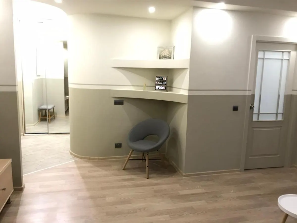 S88 Apartment-Комфортабельные Апартаменты Рядом Станция Mетро Университет Near Train Station Airport Kyiv City Center Botanical Garden 0*,  Ukraine