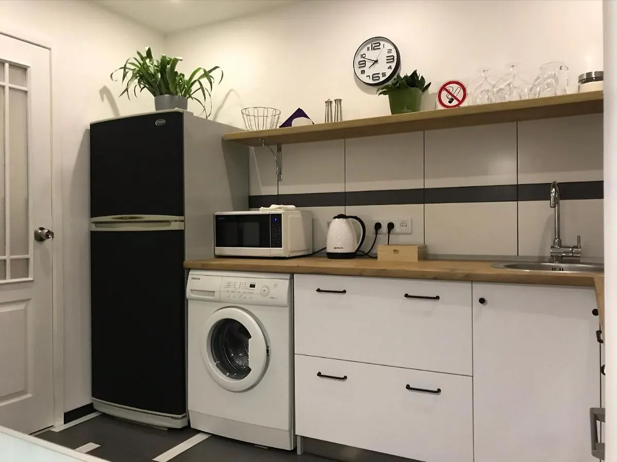 S88 Apartment-Комфортабельные Апартаменты Рядом Станция Mетро Университет Near Train Station Airport Kyiv City Center Botanical Garden Ukraine